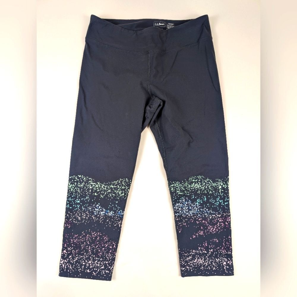 L. L. Bean Women's Boundless Performance Capri leggings grey pattern size Medium